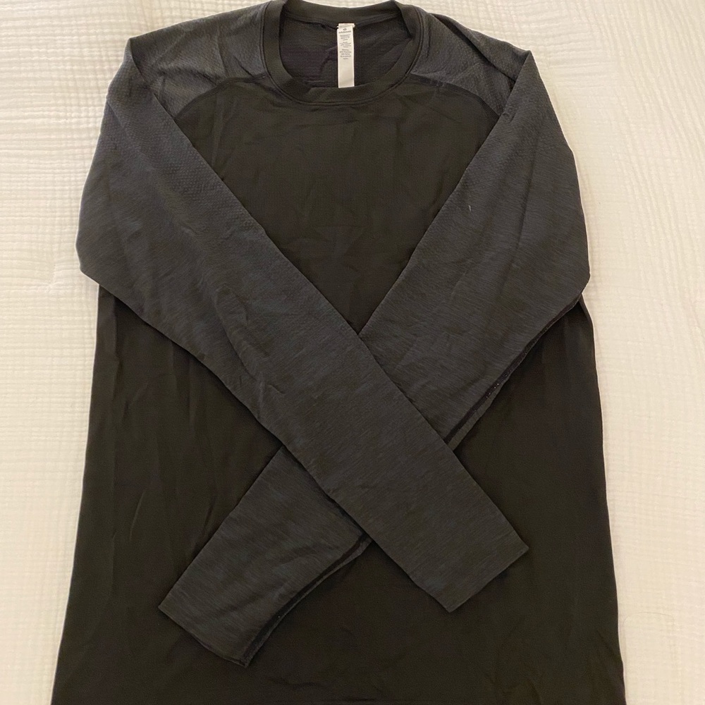 LuluLemon Metal Vent Tech Long Sleeve
